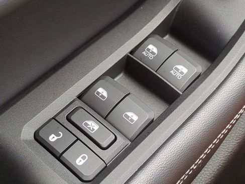 Used 2025 Jeep Grand Cherokee Limited w/ Black Appearance Package AWD/4WD image 23