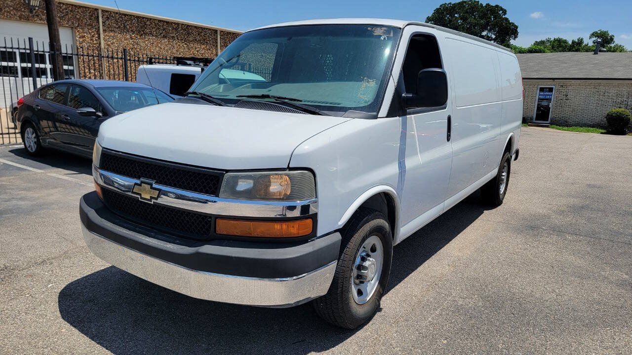 Used 2014 Chevrolet Express 3500 Extended RWD image 1
