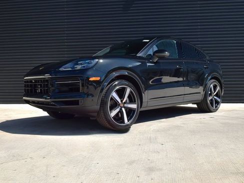 Certified 2025 Porsche Cayenne Coupe image 1