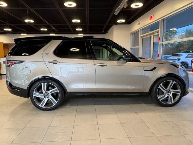 Used 2021 Land Rover Discovery HSE R-Dynamic AWD/4WD image 15
