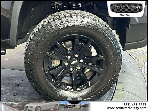 Used 2019 Chevrolet Colorado ZR2 w/ ZR2 Midnight Special Edition image 8