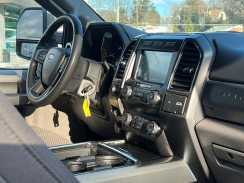 Used 2022 Ford F250 XLT w/ XLT Premium Package image 11