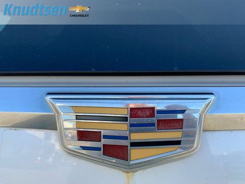 Used 2017 Cadillac Escalade Luxury AWD/4WD image 9