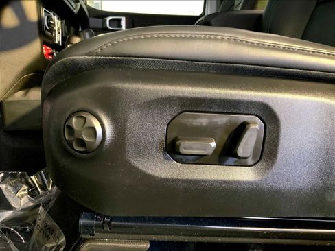 Used 2024 Jeep Wrangler Unlimited Rubicon 4xe AWD/4WD image 38