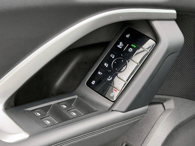 Used 2025 Audi Q5 Premium Plus w/ Premium Plus AWD/4WD image 16
