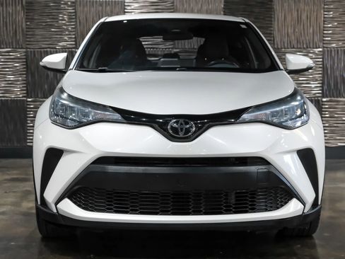 Used 2021 Toyota C-HR XLE image 6
