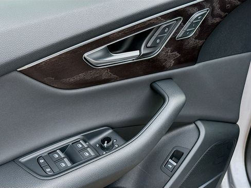 Used 2019 Audi Q8 Premium Plus image 22