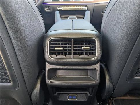 Used 2025 Mercedes-Benz GLE 350 4MATIC image 19