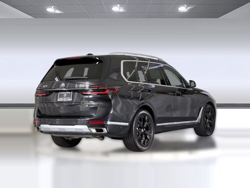 Certified 2024 BMW X7 xDrive40i w/ Parking Assistance Package AWD/4WD image 8