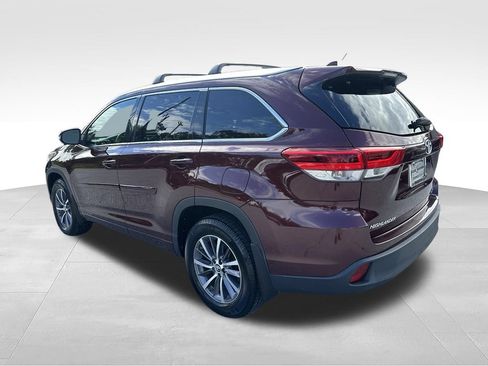 Used 2017 Toyota Highlander XLE AWD/4WD image 5