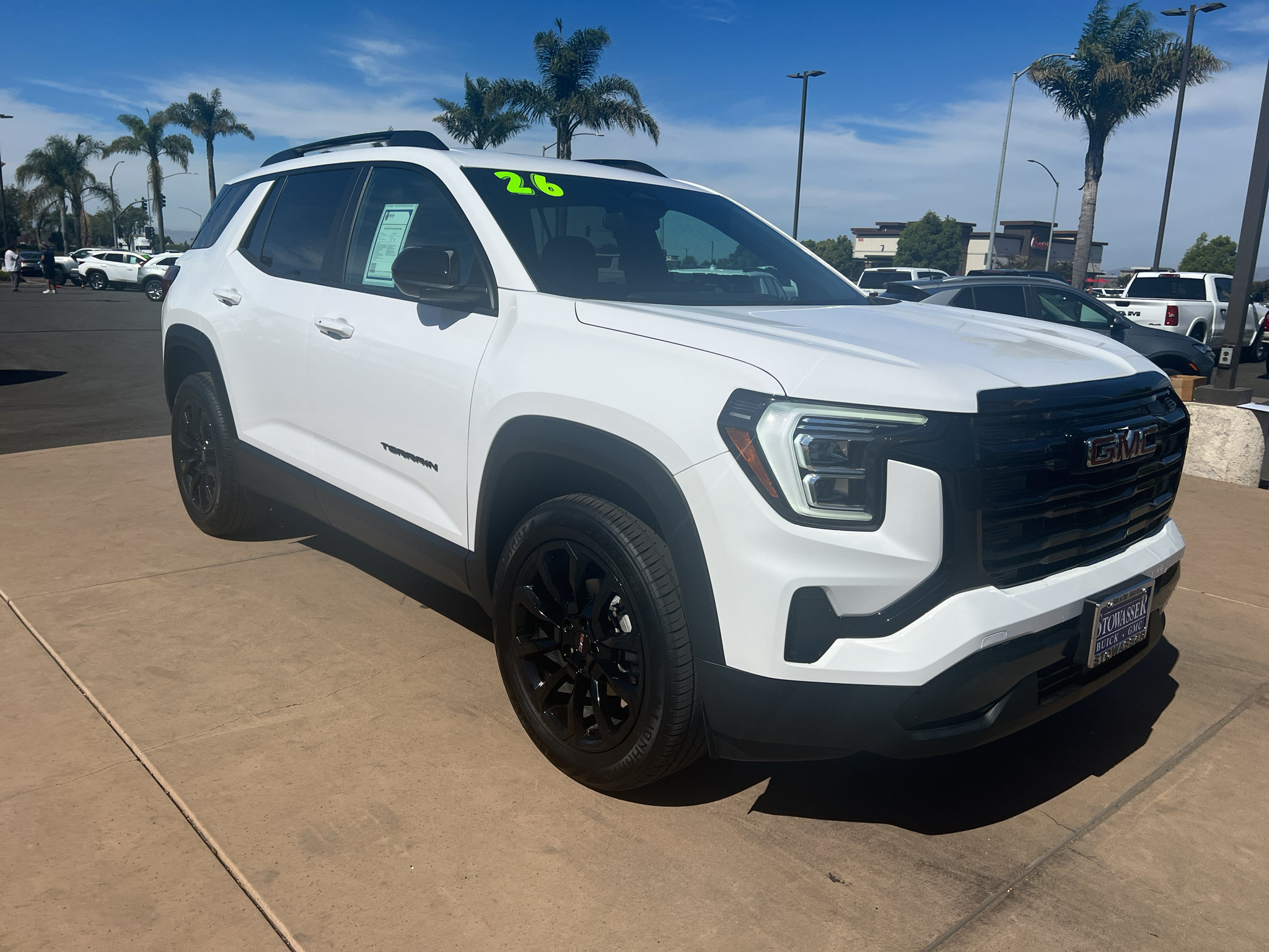 Used 2026 GMC Terrain Elevation w/ Elevation Premium Package FWD image 3