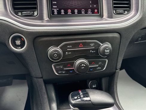 Used 2018 Dodge Charger SXT w/ Blacktop Package RWD image 34