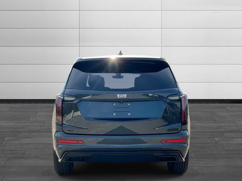 Used 2022 Cadillac XT6 Sport w/ Technology Package AWD/4WD image 4