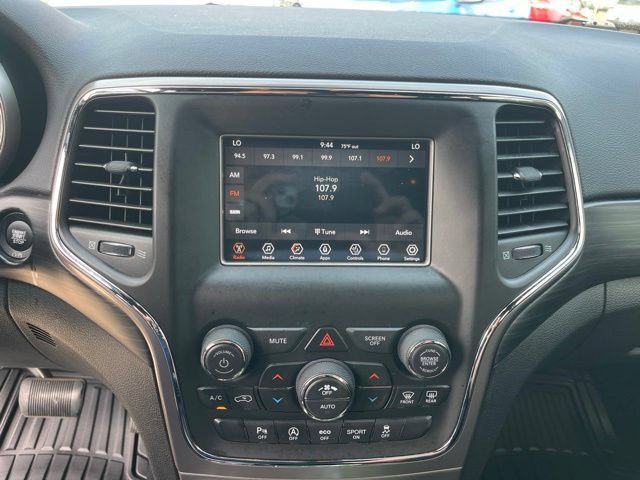 Used 2021 Jeep Grand Cherokee Laredo w/ Security & Convenience Group AWD/4WD image 21