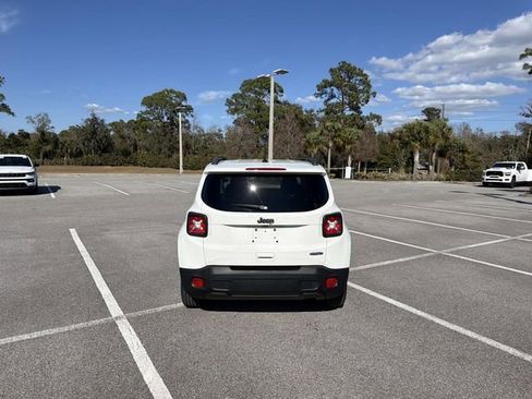 Used 2020 Jeep Renegade Latitude image 4