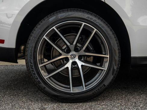 New 2025 Porsche Macan image 11