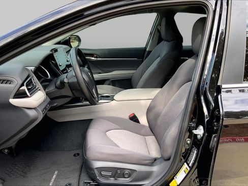 Used 2024 Toyota Camry LE w/ Convenience Package FWD image 8