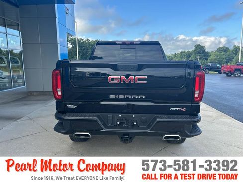 Used 2020 GMC Sierra 1500 AT4 w/ AT4 Premium Package image 5