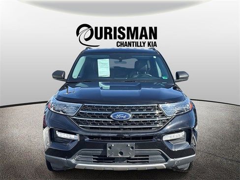Used 2022 Ford Explorer XLT w/ Equipment Group 202A image 6