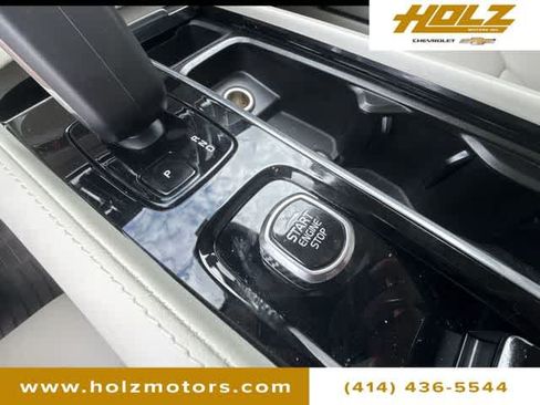 Used 2025 Volvo V90 B6 Cross Country Plus w/ Protection Package Premier AWD/4WD image 17
