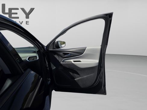 Used 2018 Chevrolet Equinox LS image 18