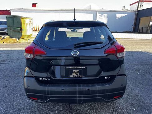 Used 2020 Nissan Kicks SV image 9