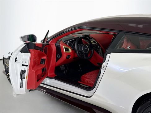 Used 2019 Aston Martin Vanquish Zagato RWD image 12