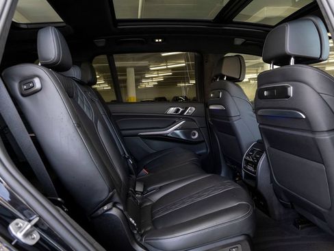 Used 2025 BMW X7 M60i AWD/4WD image 27