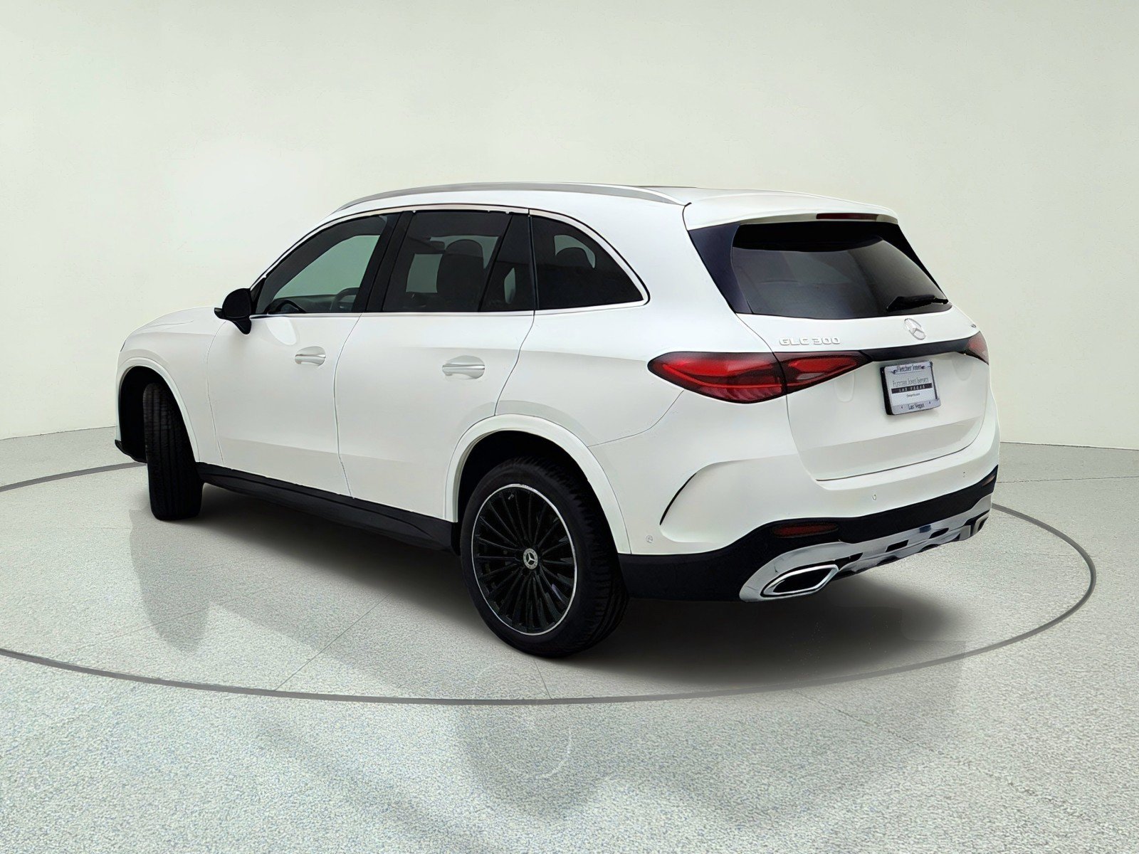 Used 2023 Mercedes-Benz GLC 300 4MATIC image 12