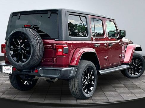 Used 2021 Jeep Wrangler Unlimited Sahara w/ Cold Weather Group AWD/4WD image 5