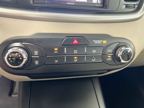 Used 2017 Kia Sorento AWD image 17