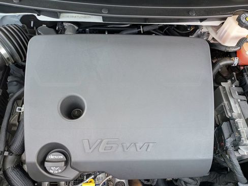 Used 2023 Chevrolet Traverse High Country FWD image 14