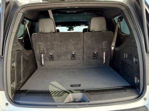 Certified 2025 Chevrolet Suburban LT AWD/4WD image 35