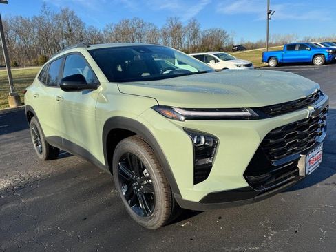 New 2026 Chevrolet Trax ACTIV w/ Driver Confidence Package image 2