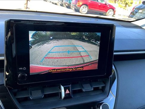Used 2023 Toyota Corolla Cross LE image 21