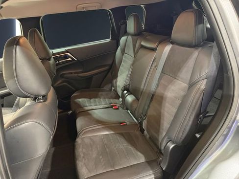 Used 2023 Mitsubishi Outlander SE image 13