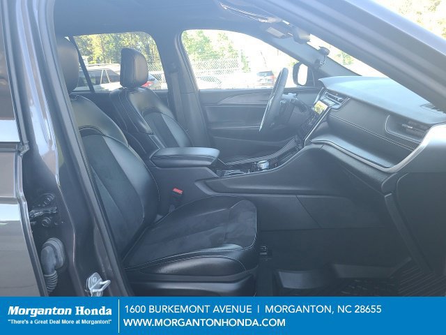 Used 2023 Jeep Grand Cherokee Altitude AWD/4WD image 34