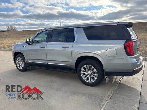 Used 2024 GMC Yukon XL Denali AWD/4WD image 5