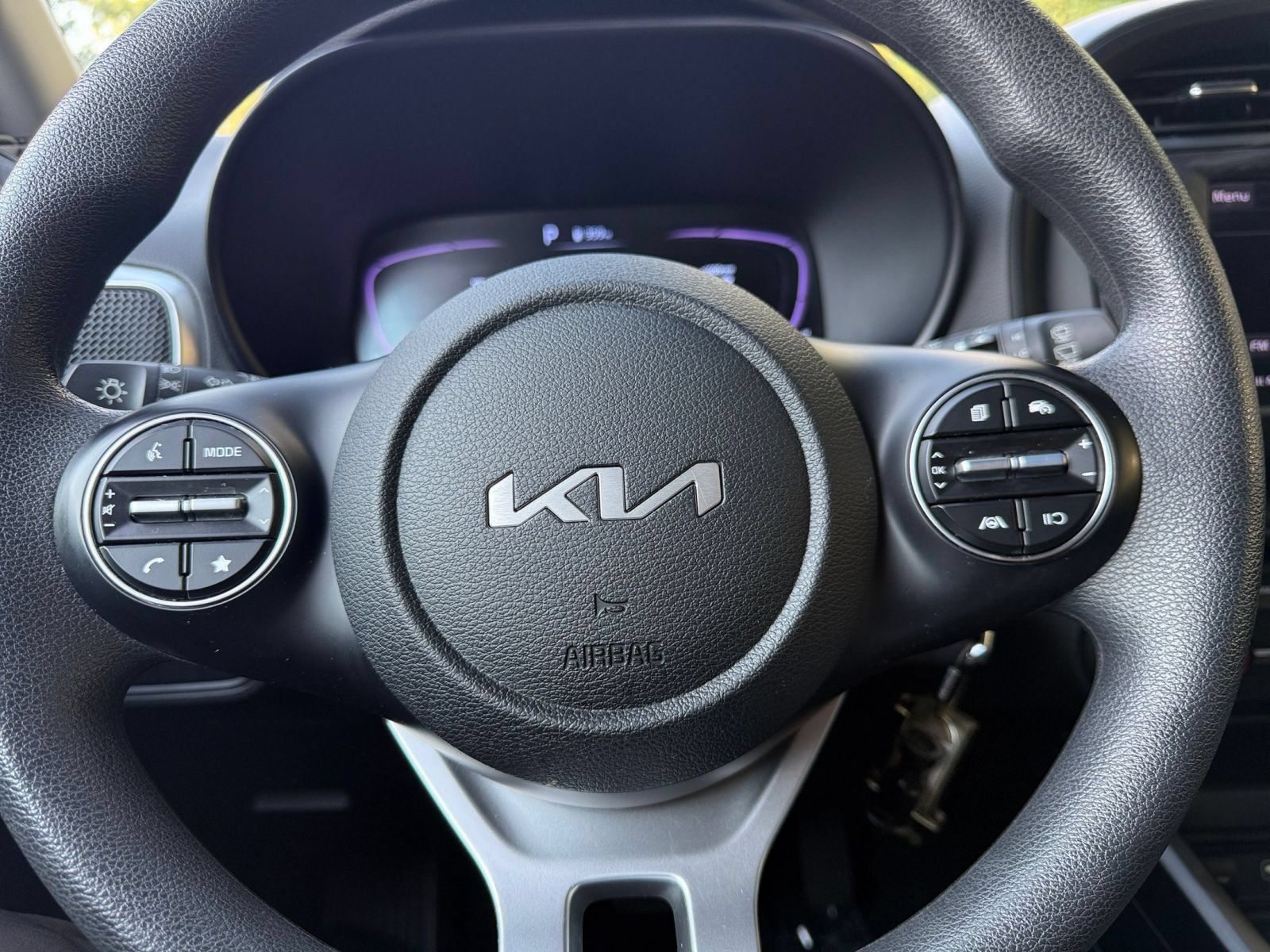Used 2025 Kia Soul LX w/ LX Technology Package FWD image 25