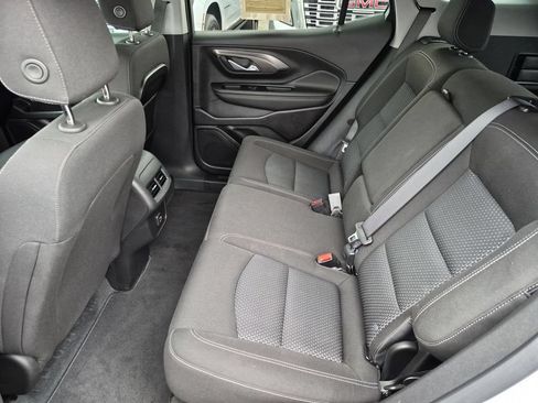 Used 2023 GMC Terrain SLE w/ Driver Convenience Package FWD image 18