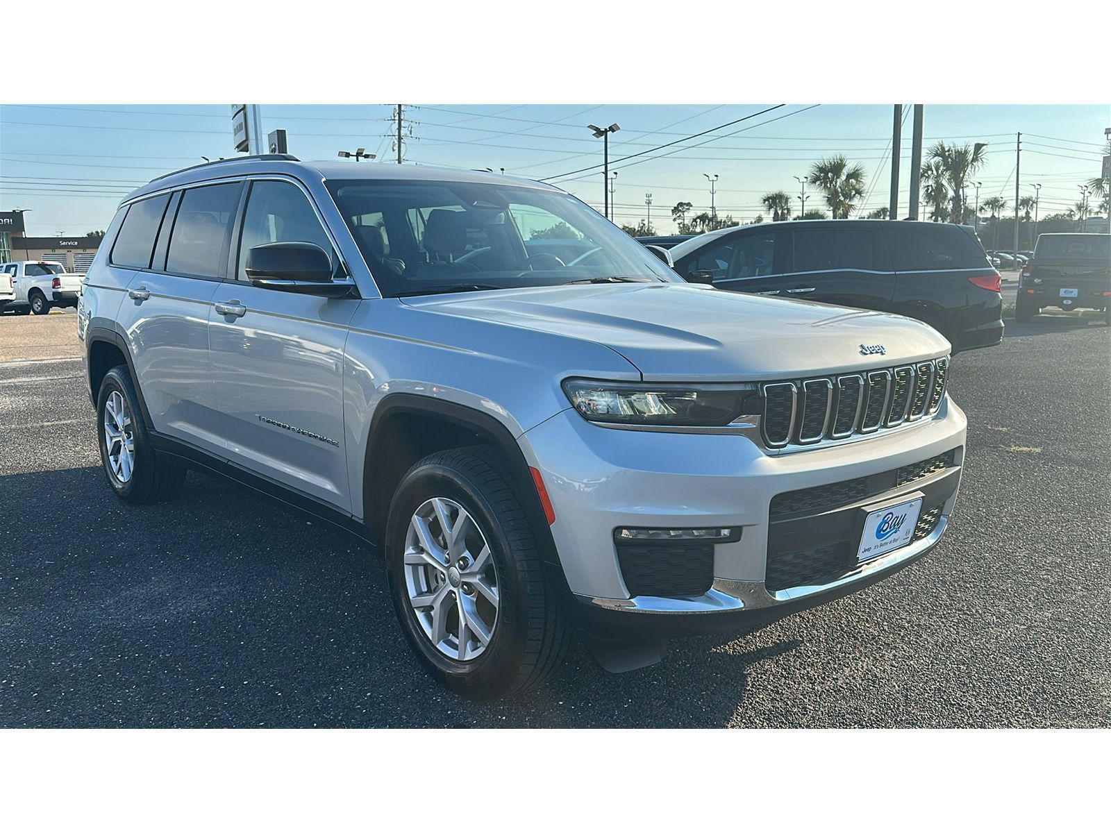 Used 2022 Jeep Grand Cherokee L Limited w/ Trailer Tow Group (B) AWD/4WD image 8