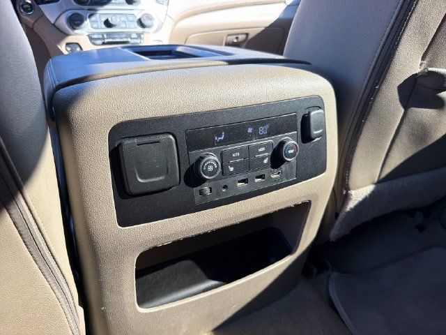 Used 2017 GMC Yukon SLT w/ Premium Edition AWD/4WD image 28