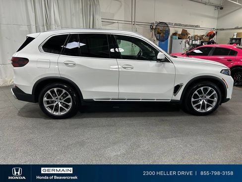 Used 2025 BMW X5 xDrive40i w/ Premium Package AWD/4WD image 9