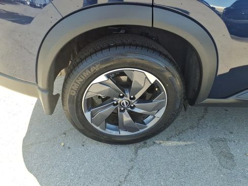 Certified 2025 Nissan Rogue SV FWD image 5