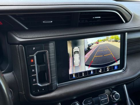 Used 2022 GMC Yukon Denali AWD/4WD image 18