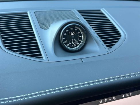 New 2026 Porsche Macan S image 24