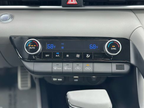 New 2025 Hyundai Elantra Sport w/ Cargo Package image 14