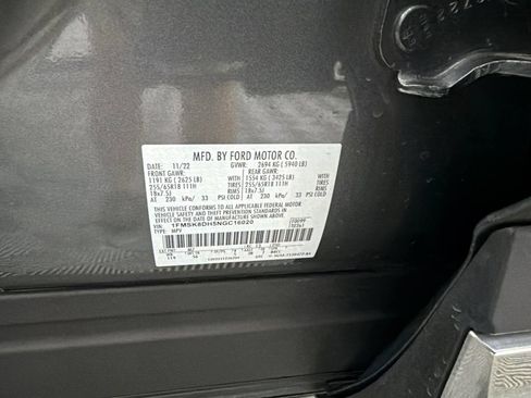 Used 2022 Ford Explorer XLT w/ Equipment Group 202A AWD/4WD image 34