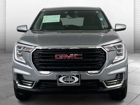 Used 2024 GMC Terrain SLE AWD/4WD image 2