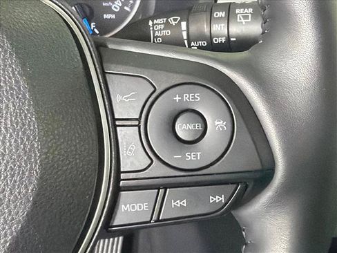 Used 2022 Toyota RAV4 XLE Premium AWD/4WD image 27